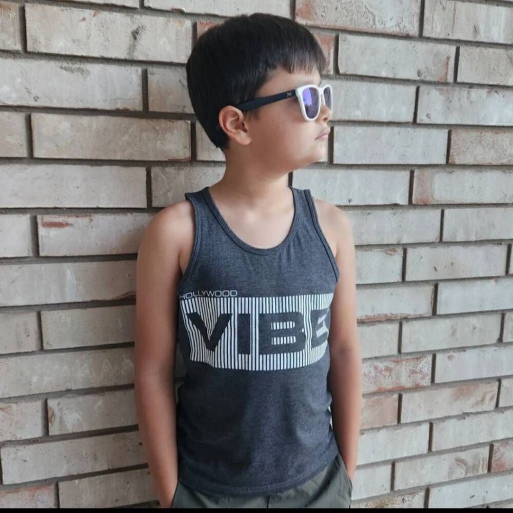 Bella + Canvas boys small 6-7 Graphic Vibe LA tank Top black summer casual stree